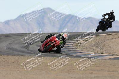 media/Nov-16-2025-Race Pace (Sun) [[8c5fa54630]]/Non Verified Riders (1st 20 Minutes)/6-Turn 12 (2pm)/